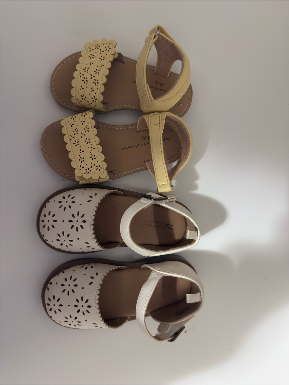 6 Toddler sandals - Picture 2 of 3